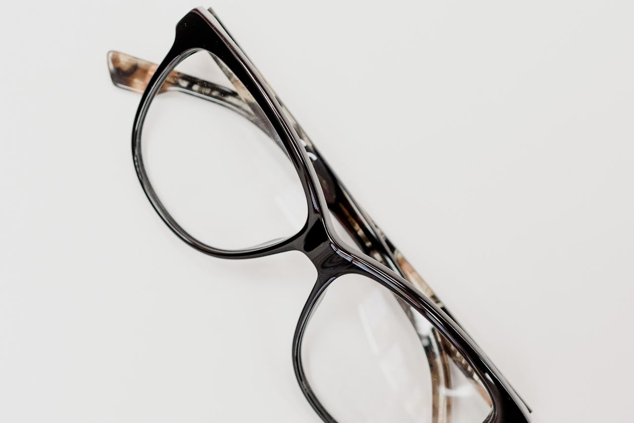 Patient with eye defect - McLean Eyecare Center